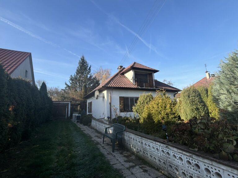 Read more about the article 4 izbový rodinný dom v Trenčianskych Stankovciach na rovinatom pozemku 844m2 s garážou